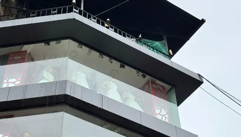 Giyim Mağazasında Çıkan Yangın, Alışveriş Merkezini Korkuttu