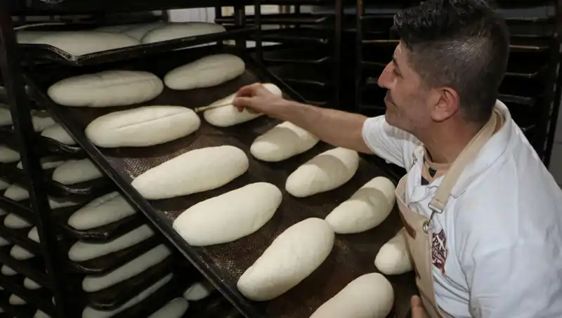 Zorlu İş Koşulları: 45 Derecede Fırın Başında 250 Derece Sıcaklığa Dayanıyorlar