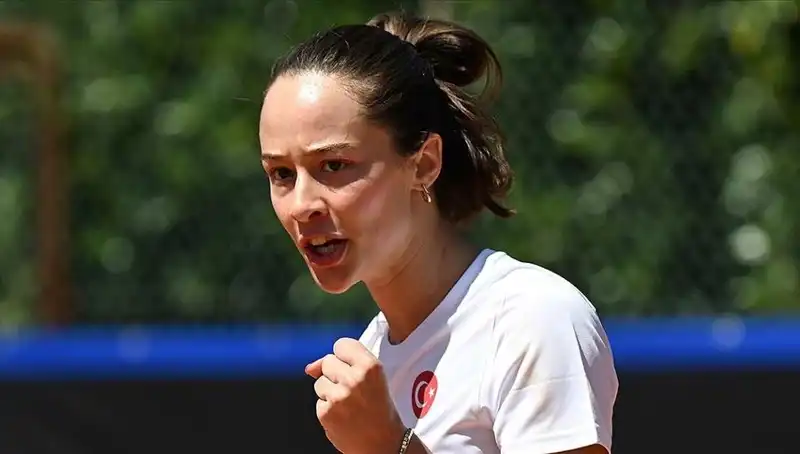 Türkiye'nin Gururu: Zeynep Sönmez Dünya Tenis Finalinde Tarih Yazıyor