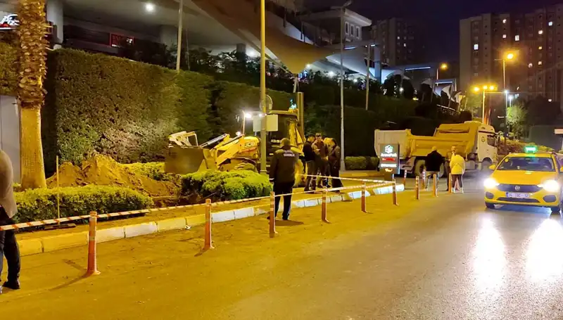 AVM Girişinde Doğalgaz Paniği! Alışverişte Neler Oluyor?