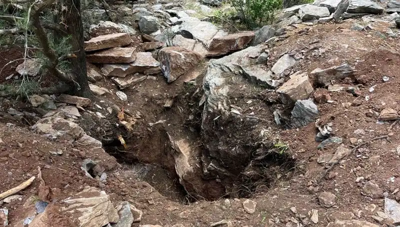 Eski Vali ve Emekli Albay, Define Ararken Kayıt Altına Alındı