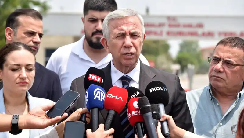 Mansur Yavaş'ın Muhittin Böcek'i Ziyareti: İşbirliği ve Dayanışma Dolu Bir Toplantı