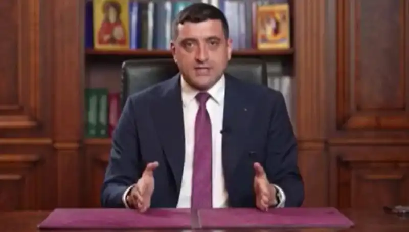 Romanya'da Seçimlerde Aşırı Sağcı Aday Önde: Hangi Etkenler Etkili Oldu?