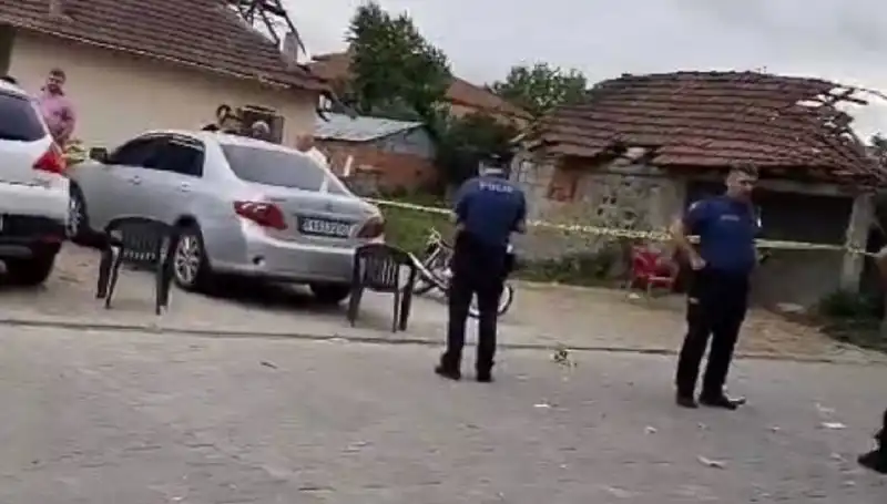Ürkütücü Cinayet: Öldürdü, Tuvalette Elde Edildi