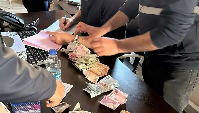 Antalya’da Dilenci Operasyonunda Yüzlerce Bin Lira Ele Geçirildi!