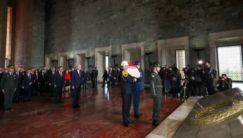 Devlet Erkanının Anıtkabir Ziyareti: 10 Kasım Anma Töreni Coşkuyla Gerçekleşti