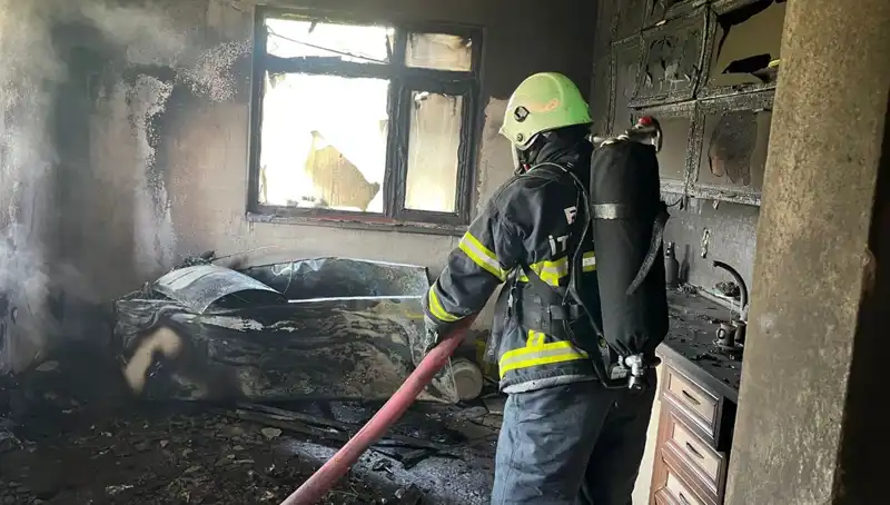Yangın, Mutfağı Kül Etti: Aniden Patlayan Alevler Evde Korku Dolu Anlara Neden Oldu