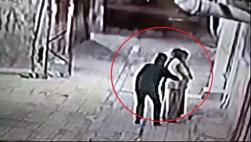 Polislerin Pazarcı ve Simitçi Kılığıyla Yaptığı Operasyon, Kapkaççıları Şaşırttı