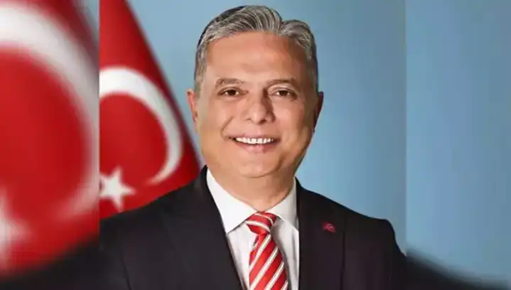 Ümit Uysal: CHP'nin Yeni Genel Başkan Adayı ve Siyasetteki Yolculuğu