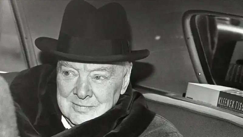 Churchill’in Bekar Evi Satışta: Tarihi Konut Yeni Sahibine Kavuşmayı Bekliyor