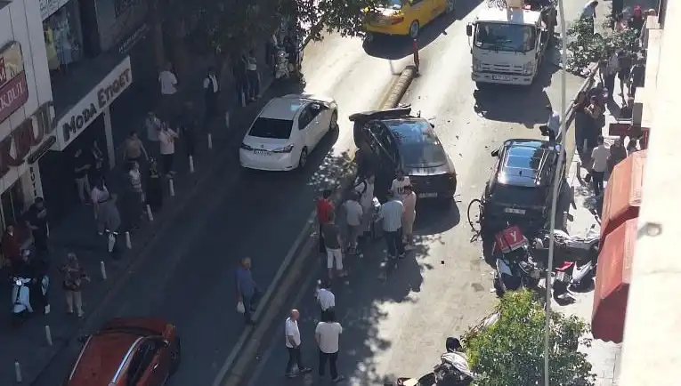 İranlı Sürücü Trafik Kurallarını Yok Sayarak Kaos Yaratıyor!