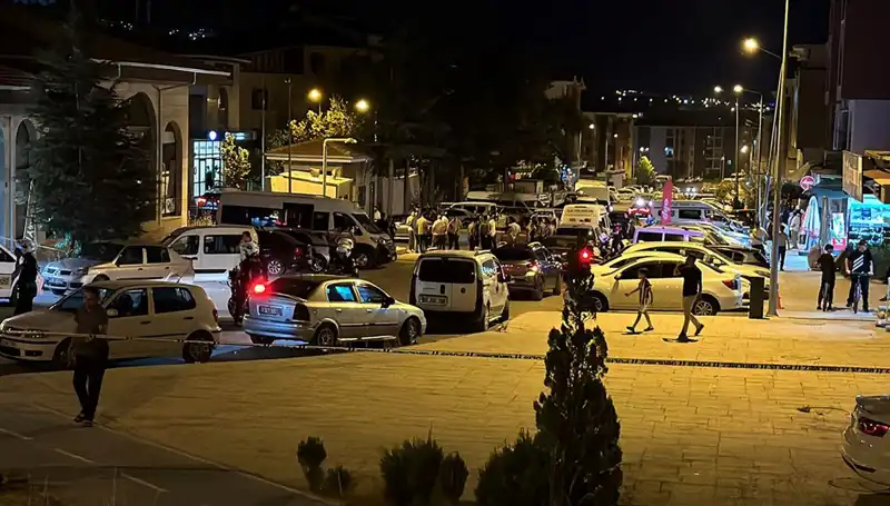 İki Aile Arasında Çıkan Kavga: 1 Ağır Yaralı, 3 Kişi Hastaneye Kaldırıldı