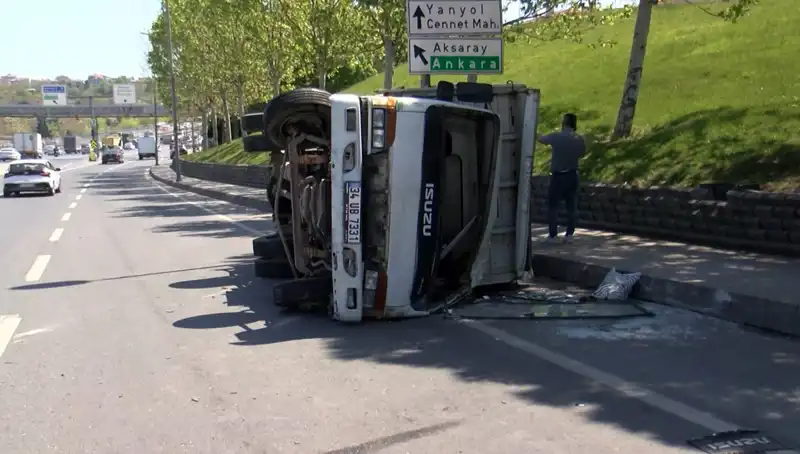 Küçükçekmece D-100 Karayolu'nda Trafik Kazası: Detaylar Ortaya Çıkıyor