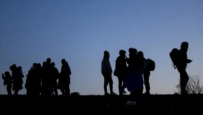 Edirne'de Sınırda Düzensiz Göçmen Operasyonu: 21 Kişi Yakalandı