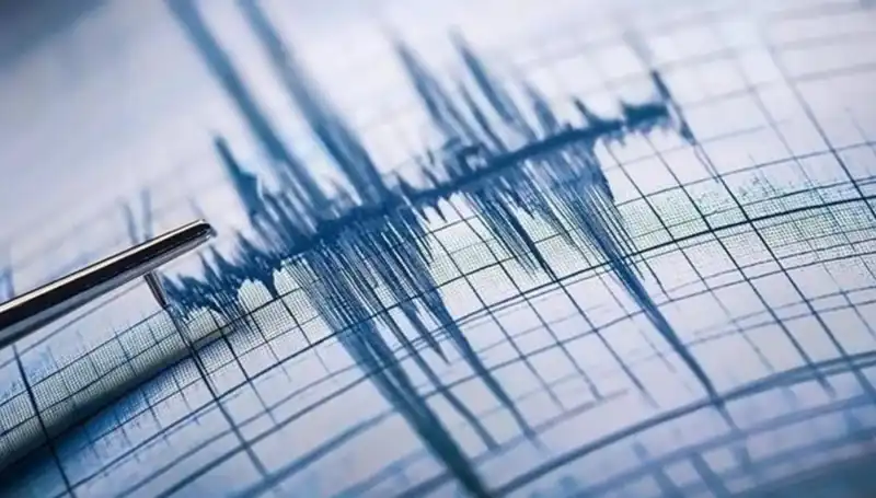 Antalya'da Beklenmedik Şok: 3.9 Büyüklüğünde Deprem Gerçekleşti!