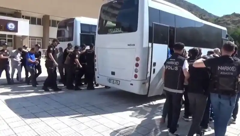 Amasya'da Uyuşturucu Operasyonu: 13 Şüpheli Gözaltına Alındı