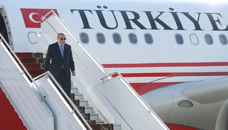 Cumhurbaşkanı Erdoğan, İtalya'daki Zirvenin Ardından Ülkesine Döndü