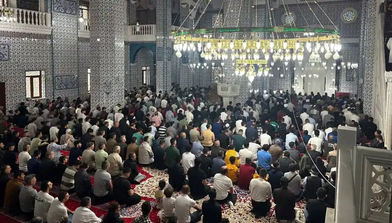 Iğdır'da İlk Bayram Namazı Coşkuyla Kılındı, Atmosfer Duygu Dolu
