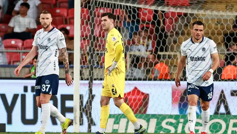 Fenerbahçe'nin Dikkat Çeken Çözümsüz Problemleri ve Darmadağın Durumu