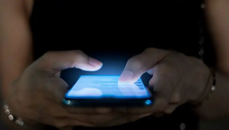 Narsisizm Belirtilerinin Yeni Göstergesi: Telefon Bağımlılığı