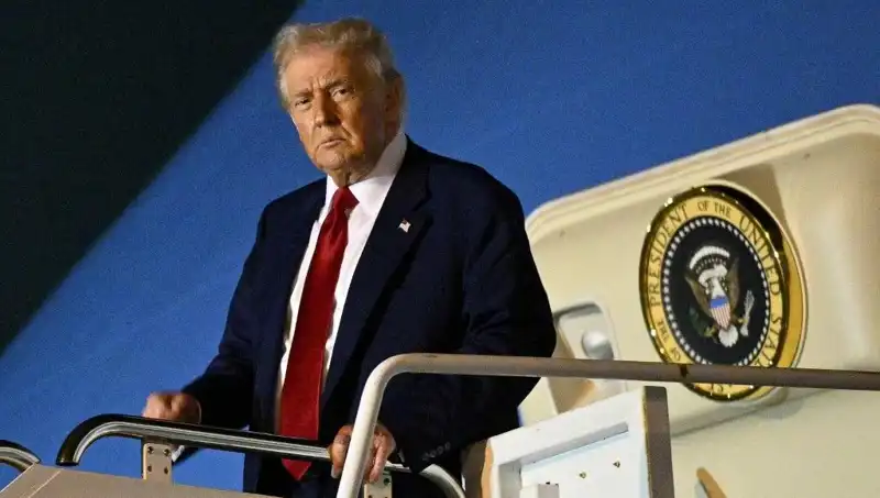 Trump, Lahey'deki NATO Zirvesi'nde Dikkat Çekici Gündem Maddeleri ile Yer Alacak