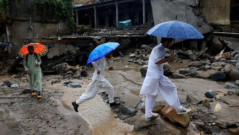 Pakistan'da Sel Felaketi: DSÖ'den Acil Tıbbi Yardım Gönderildi