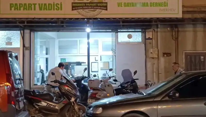 Lokalde Bıçaklı Kavga: Bir Kişi Ağır Yaralandı, Olayın Ardındaki Sebepler Neler?