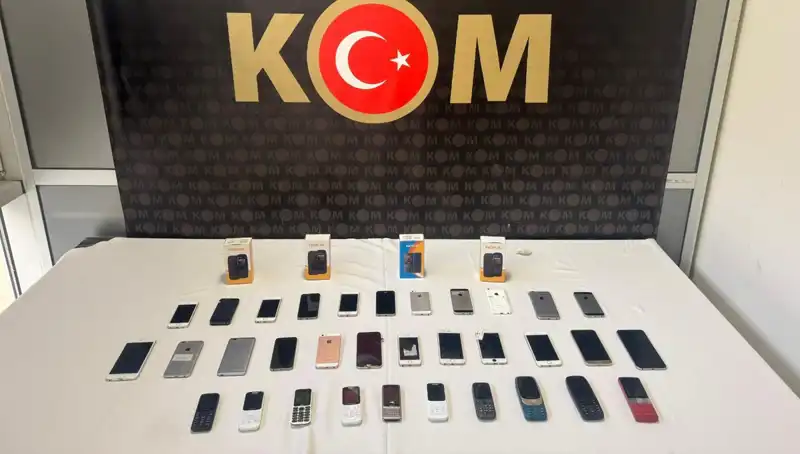 Gümrük Kaçağı Cep Telefonları: 37 Adet Ele Geçirildi!