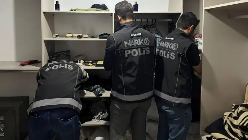 Uyuşturucu Operasyonunda Ele Geçirilen F Serisi Dolarlar Şok Etti