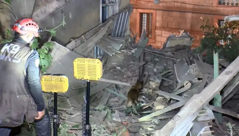 İstanbul’da Deprem Sonrası Çöken Bina: Yeni Gelişmeler ve Güvenlik Önlemleri