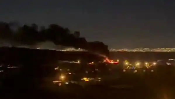 Yalova'da Depoda Çıkan Yangın, İtfaiyeciyi Zor Durumda Bıraktı