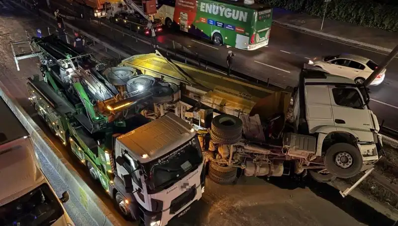 Devrilen Hafriyat Kamyonu: Şok Eden Kaza ve Sonrasındaki Gelişmeler
