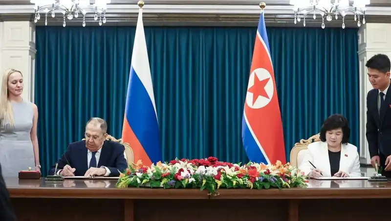 Rusya ve Kuzey Kore Arasındaki İlişkilerde Yeni Bir Dönüm Noktası: Lavrov ve Mevkidaşı Görüştü