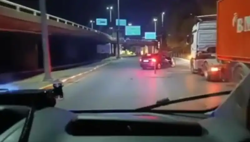 İstanbul'da Düzenlenen Operasyonda 36 Milyon TL Değerinde Kaçak Ürün Ele Geçirildi